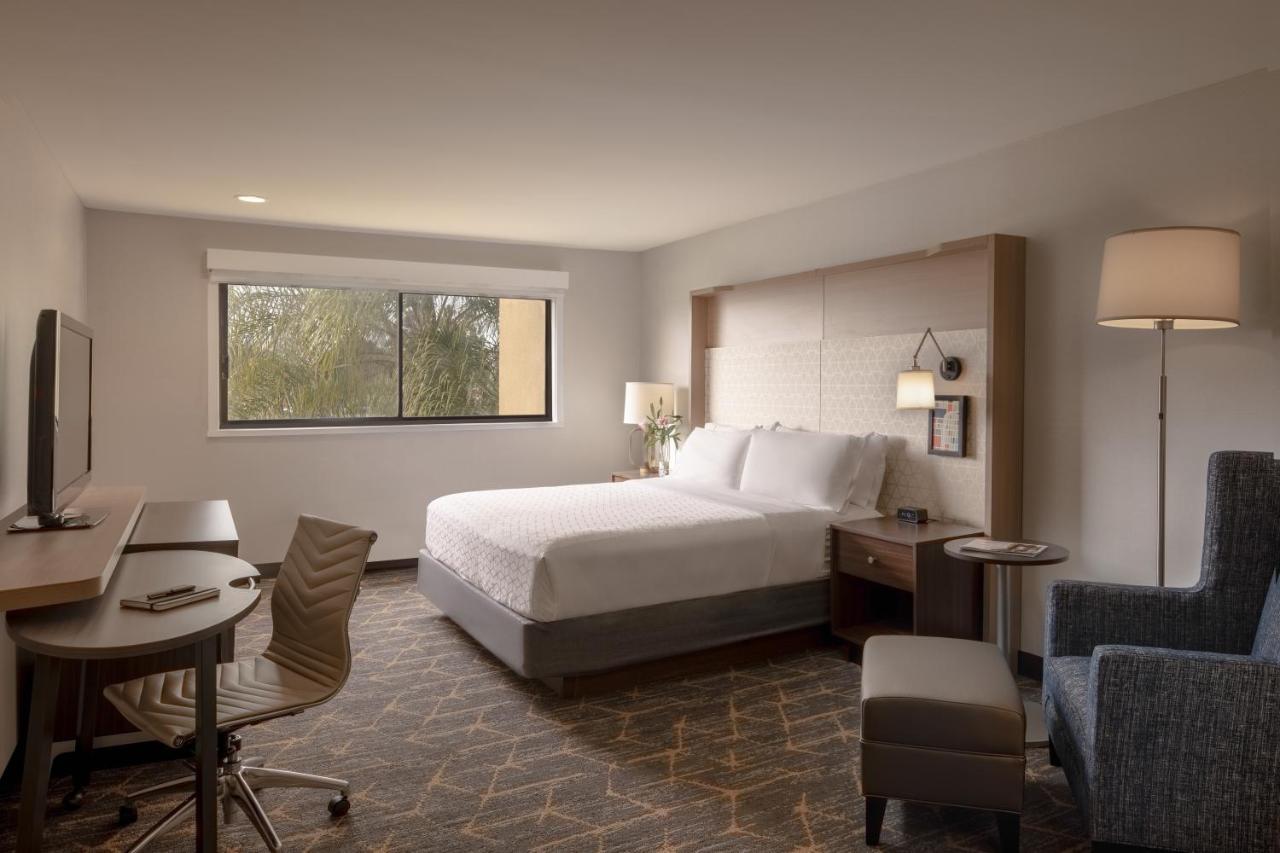 Hotel Santa Ana-orange County Airport By Ihg 3*