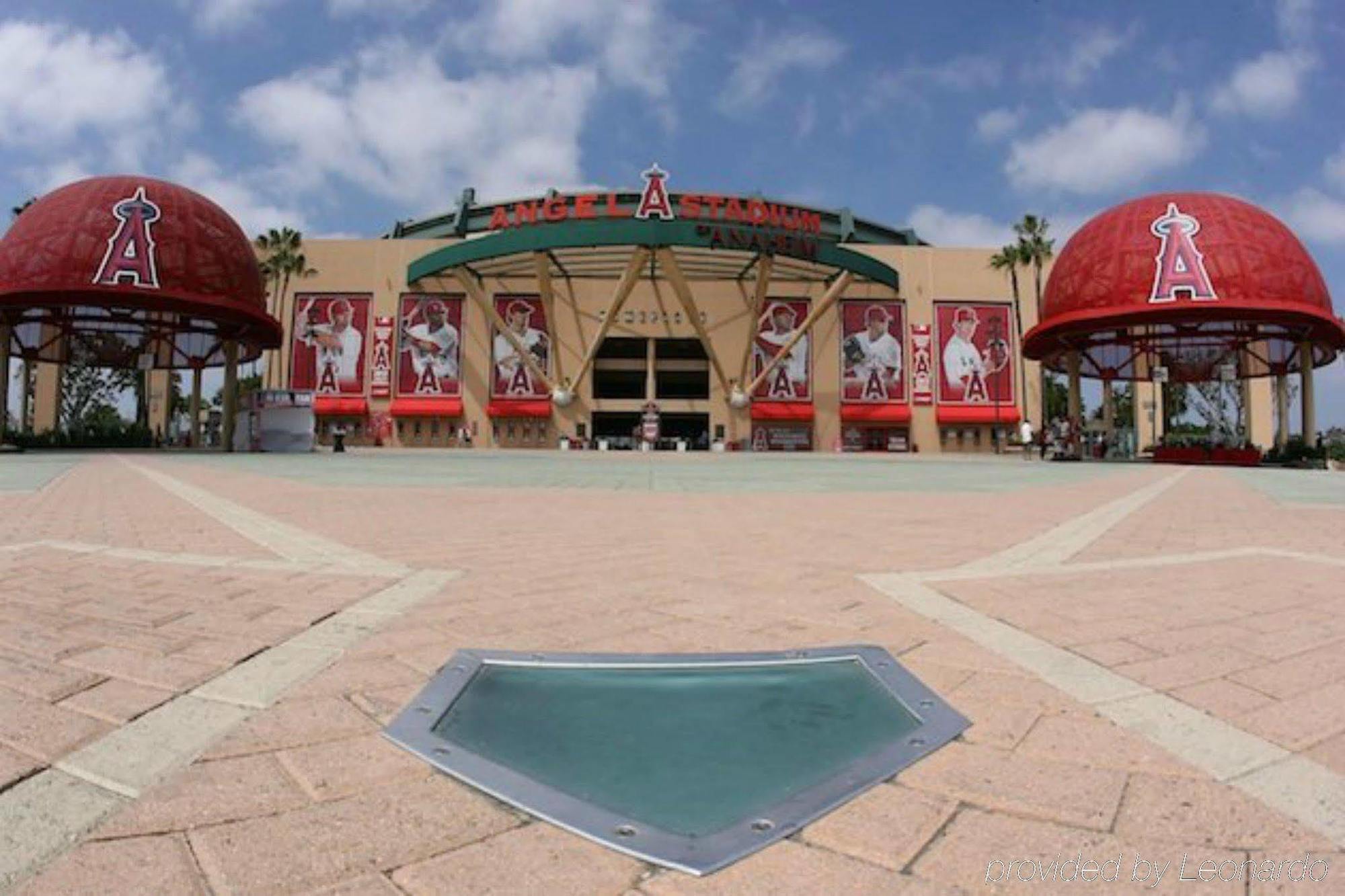 Santa Ana-orange County Airport By Ihg Hotel 3*